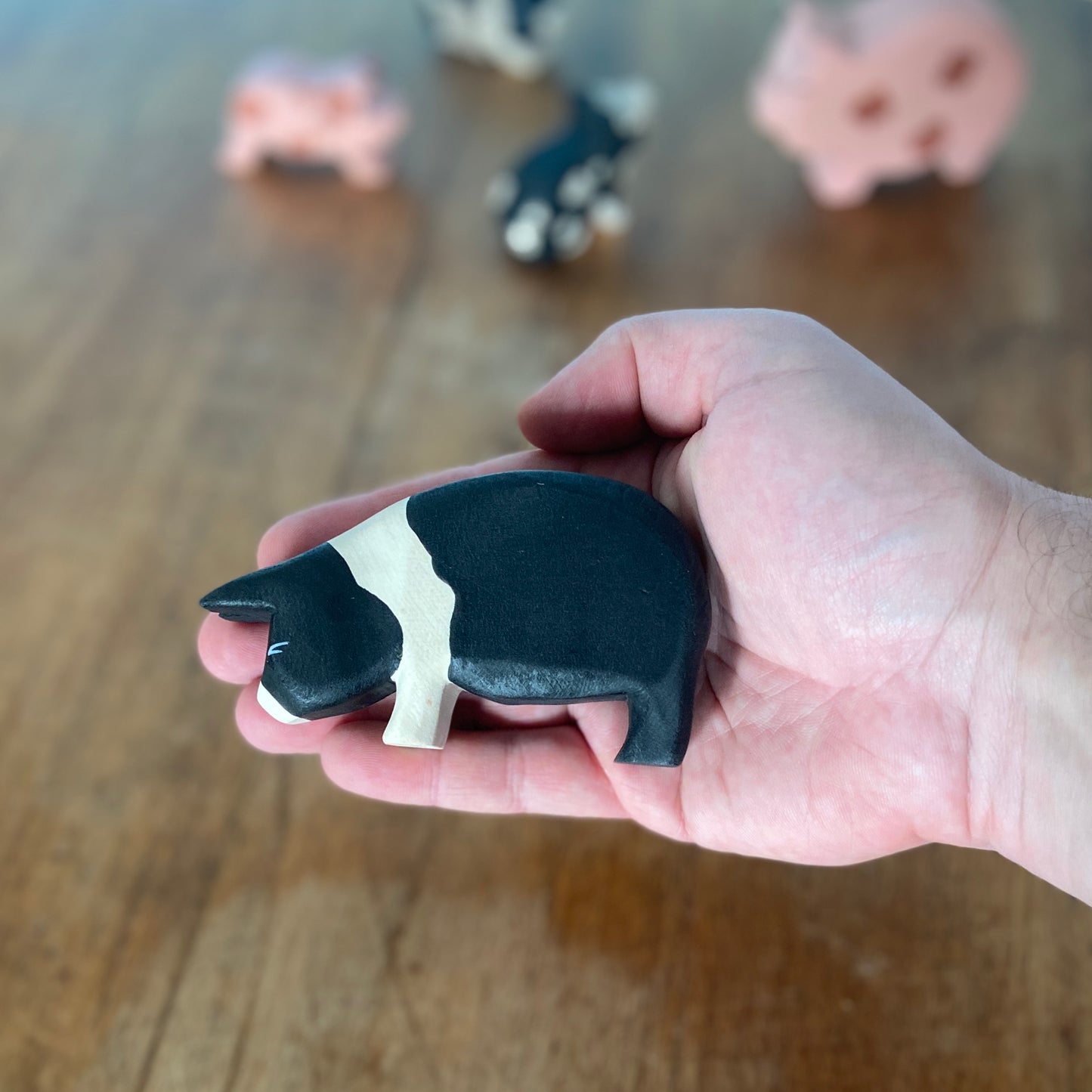 Wooden farm animals - Pigs & Piglets | Waldorf toys