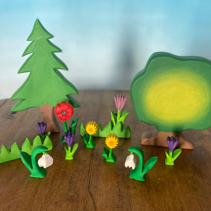 Wooden toy flowers | Waldorf toys & Open ended toys